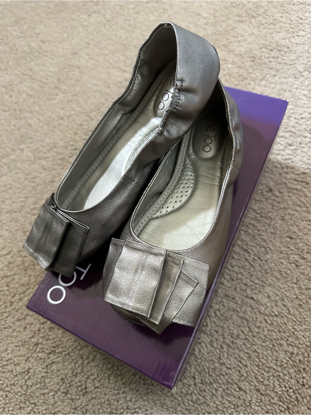 Cobb Hill by New Balance Metallic Silver Bow Ballet Flats